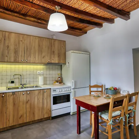 Mandarini House بيت للعطل Chochlakies